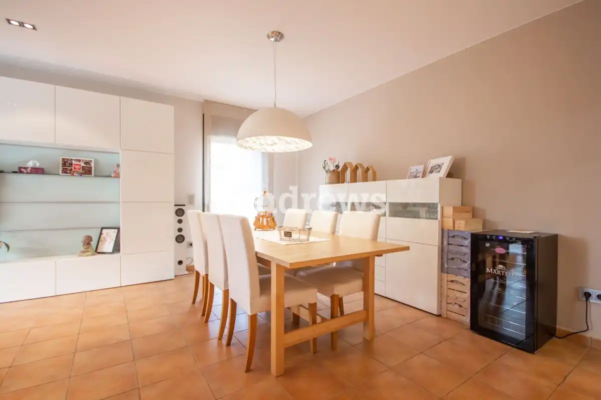 Comedor de Casa o chalet en venta en Sant Miquel de Fluvià con Aire acondicionado, Calefacción y Jardín privado