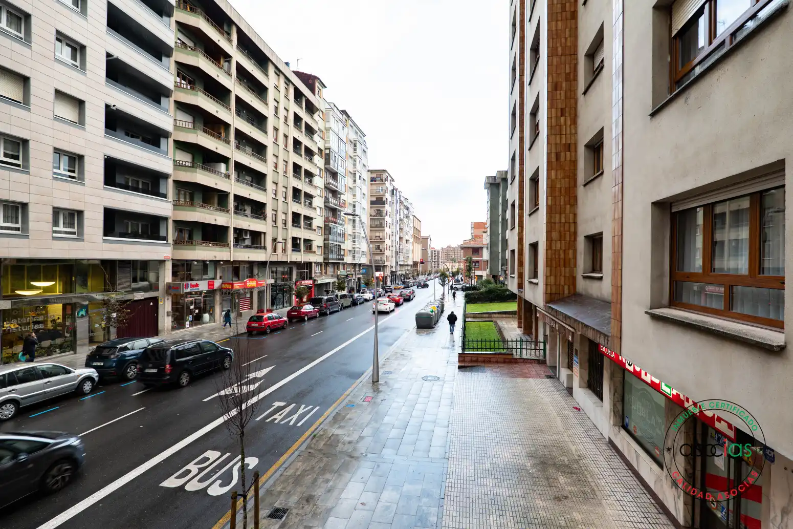 Vista exterior de Pis en venda en Gijón  amb Calefacció, Jardí privat i Parquet