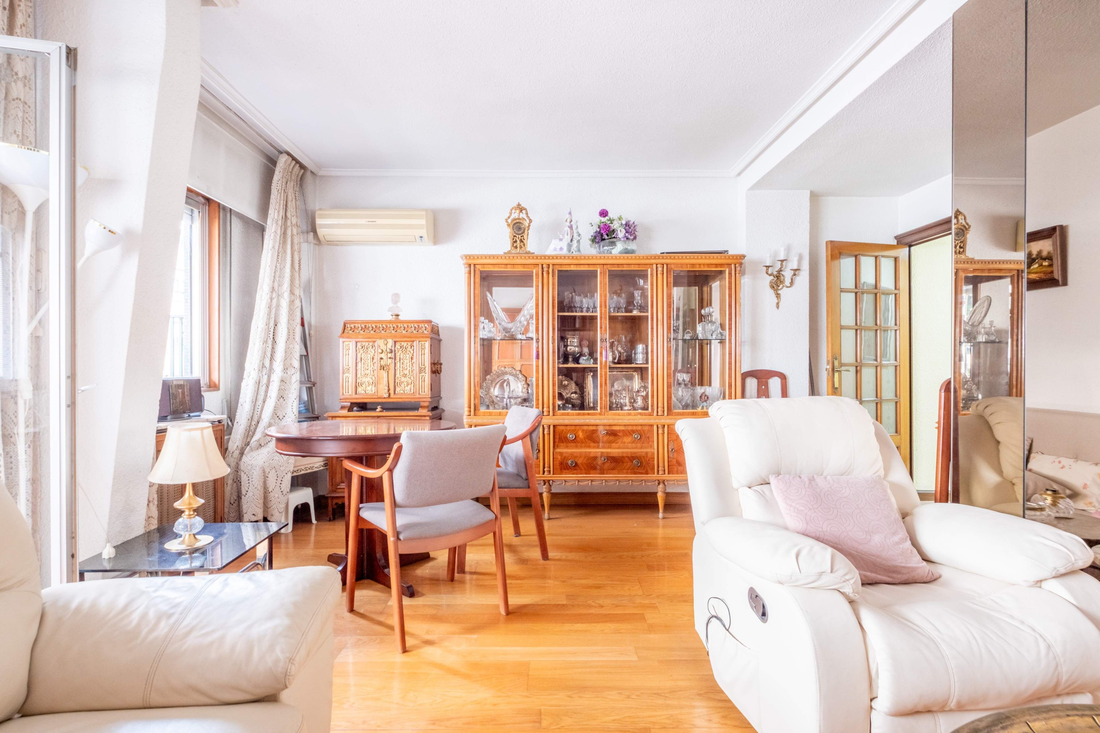 Sala d'estar de Pis en venda en  Zaragoza Capital amb Aire condicionat i Terrassa