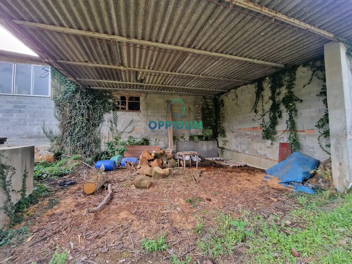 Industrial buildings for sale in Touro
