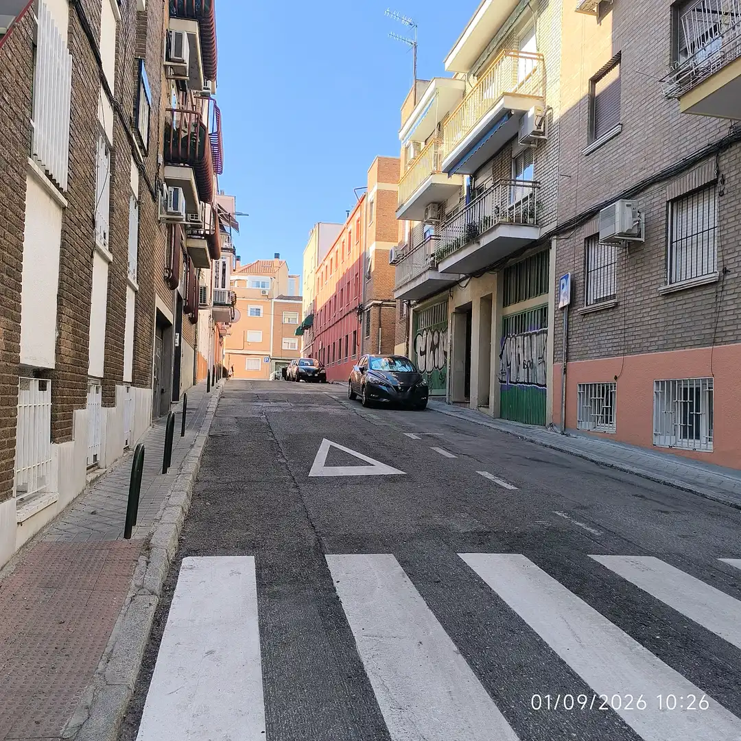 Außenansicht von Wohnung zum Verkauf in Madrid mit Klimaanlage und Balkon