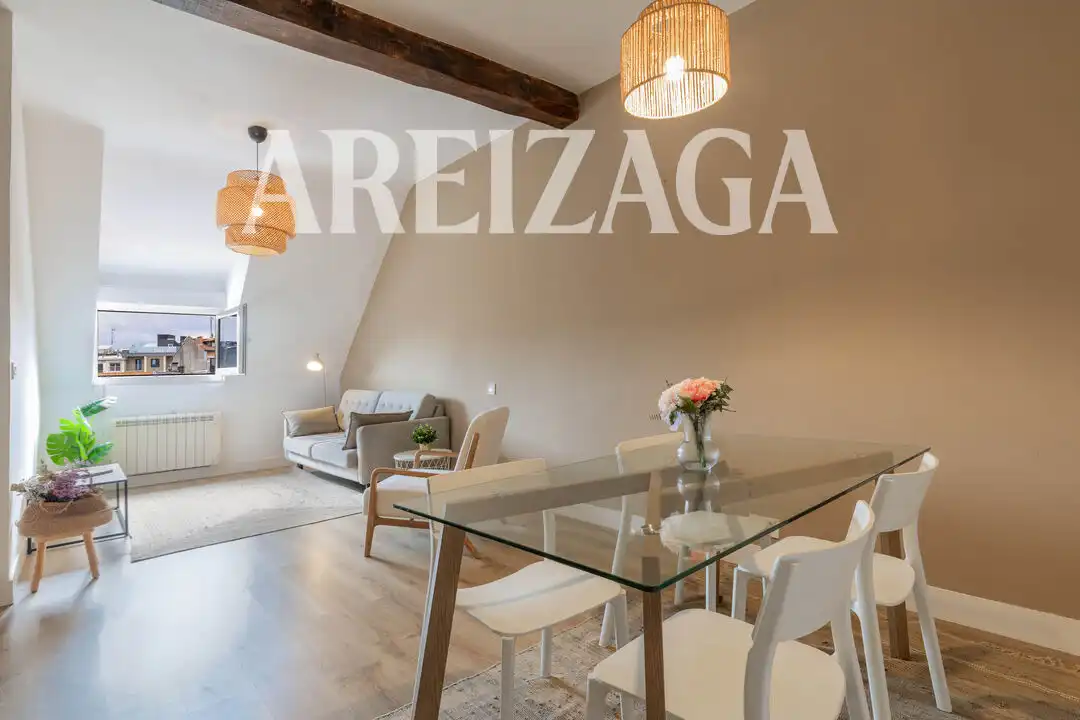 Comedor de Ático en venta en Donostia - San Sebastián  con Calefacción y Amueblado