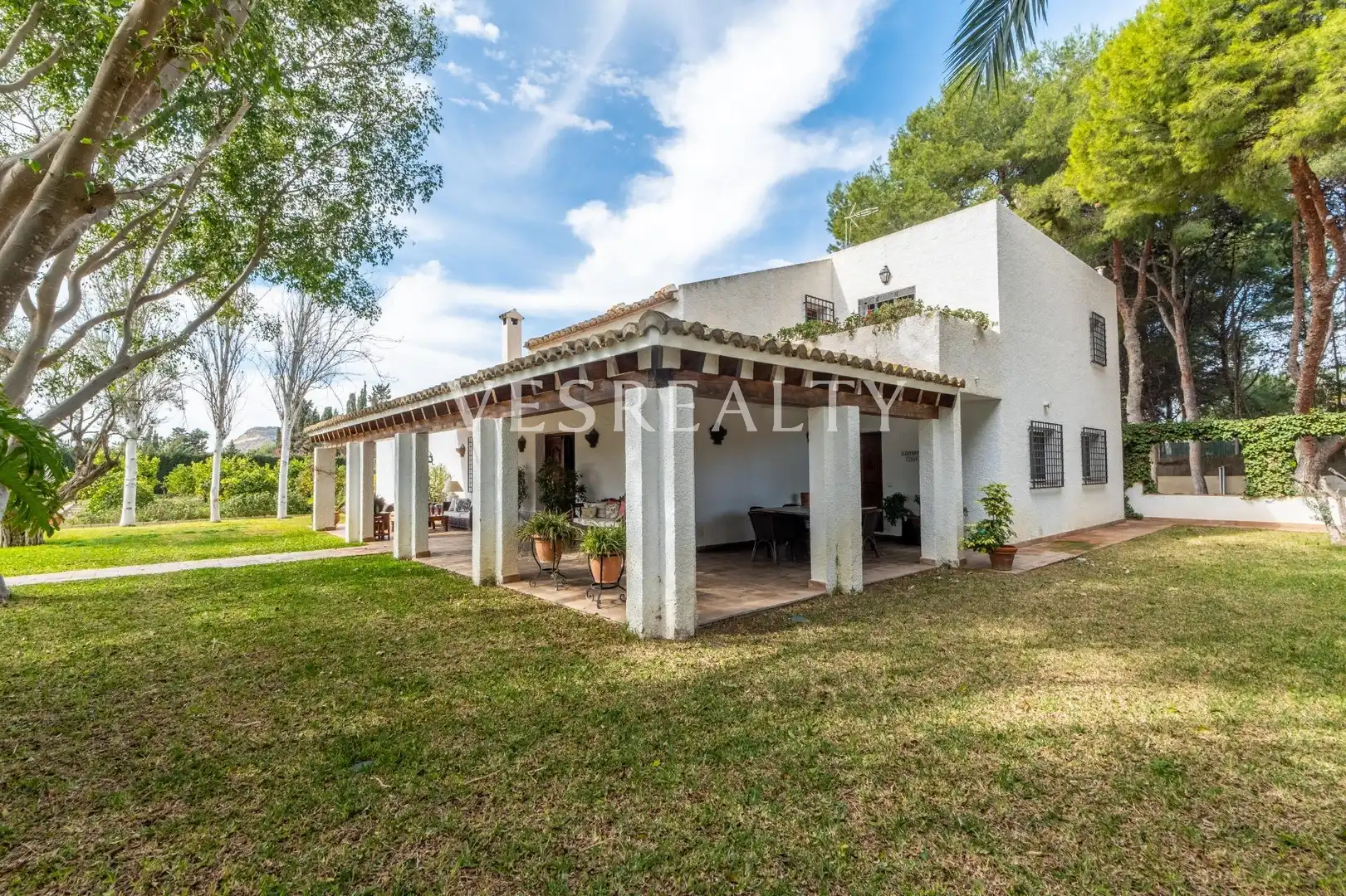 Vista exterior de Casa o xalet en venda en Alicante / Alacant amb Calefacció, Jardí privat i Terrassa