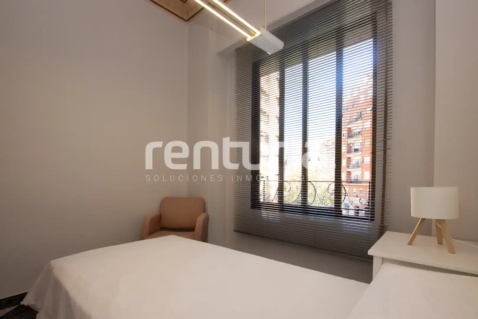 Bedroom of Flat for rent in Extramurs