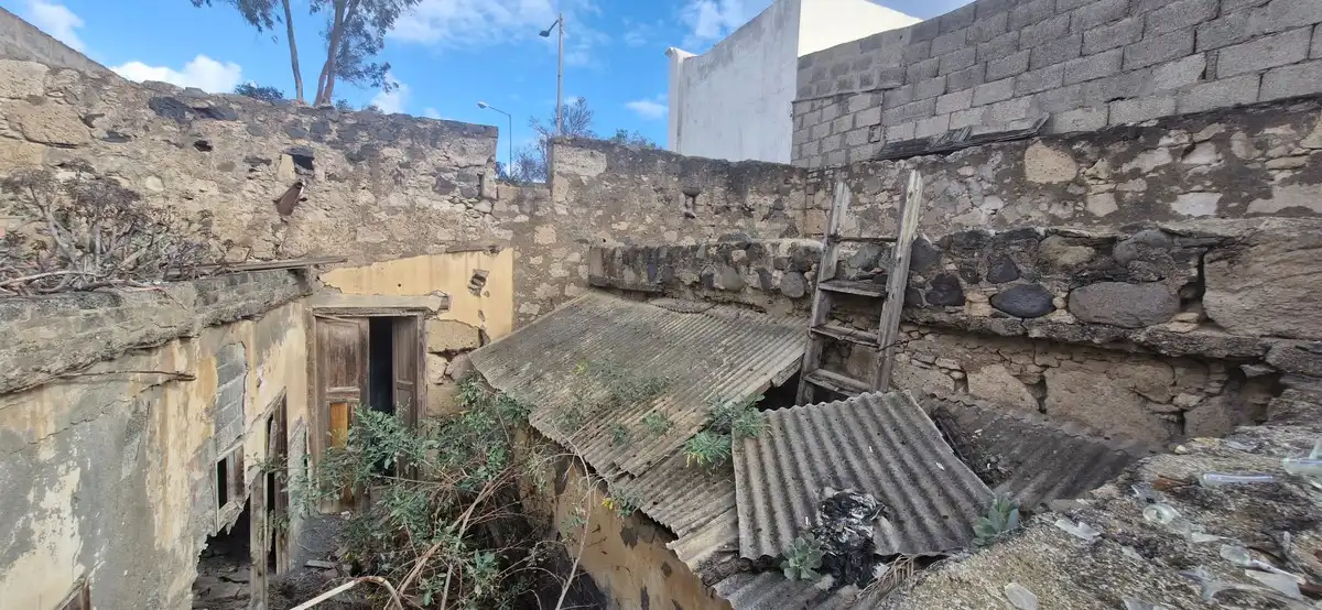 Vista exterior de Casa adosada en venta en Telde