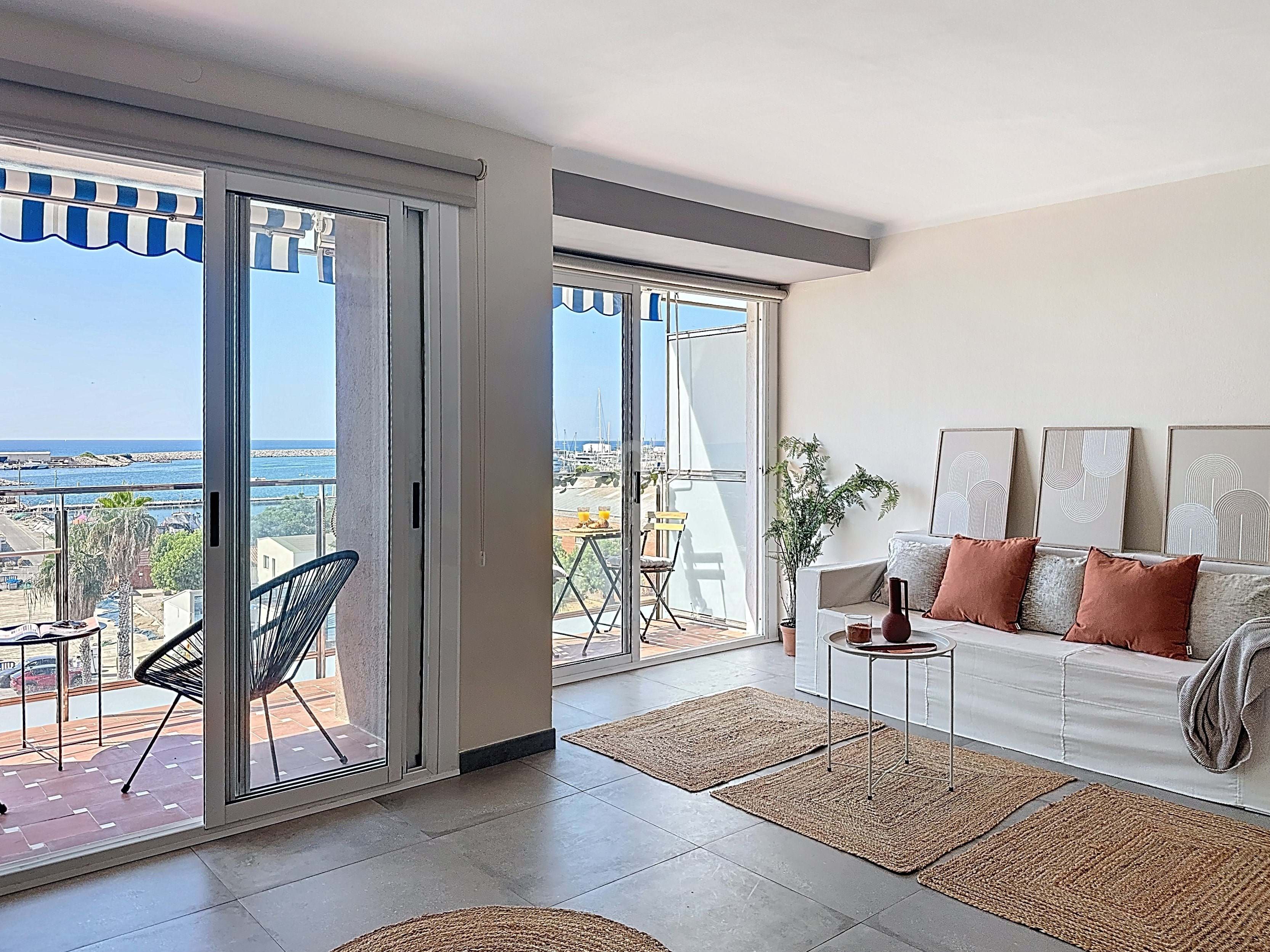 Living room of Flat for sale in Vilanova i la Geltrú