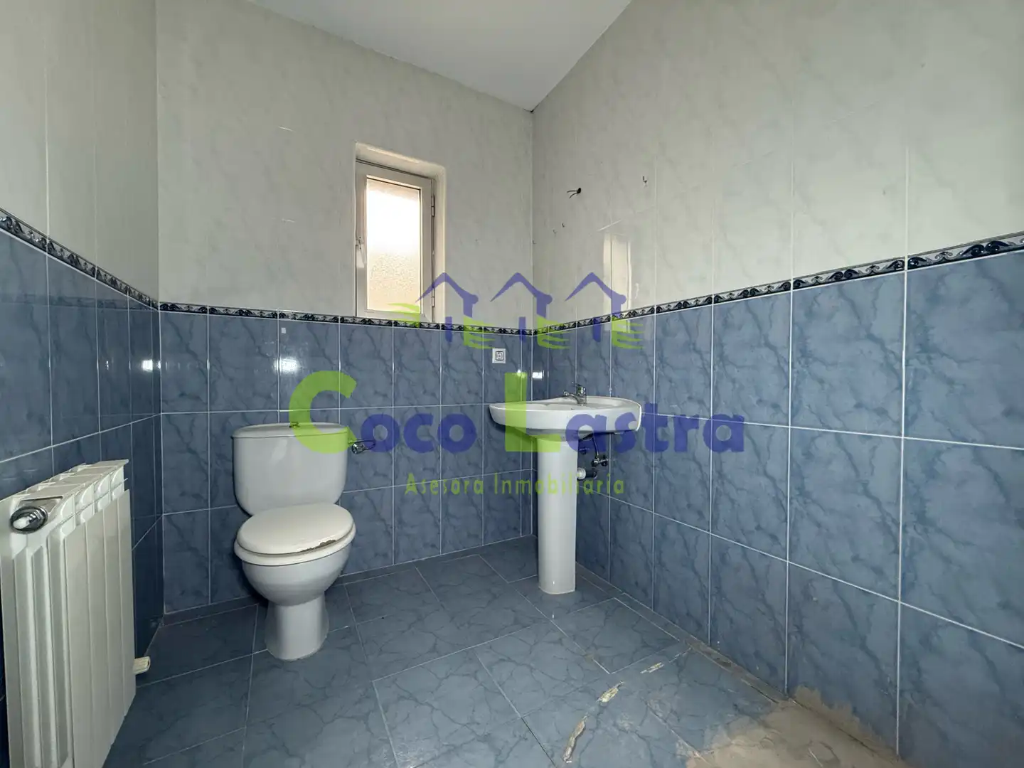 Baño de Piso en venta en Béjar con Calefacción y Balcón