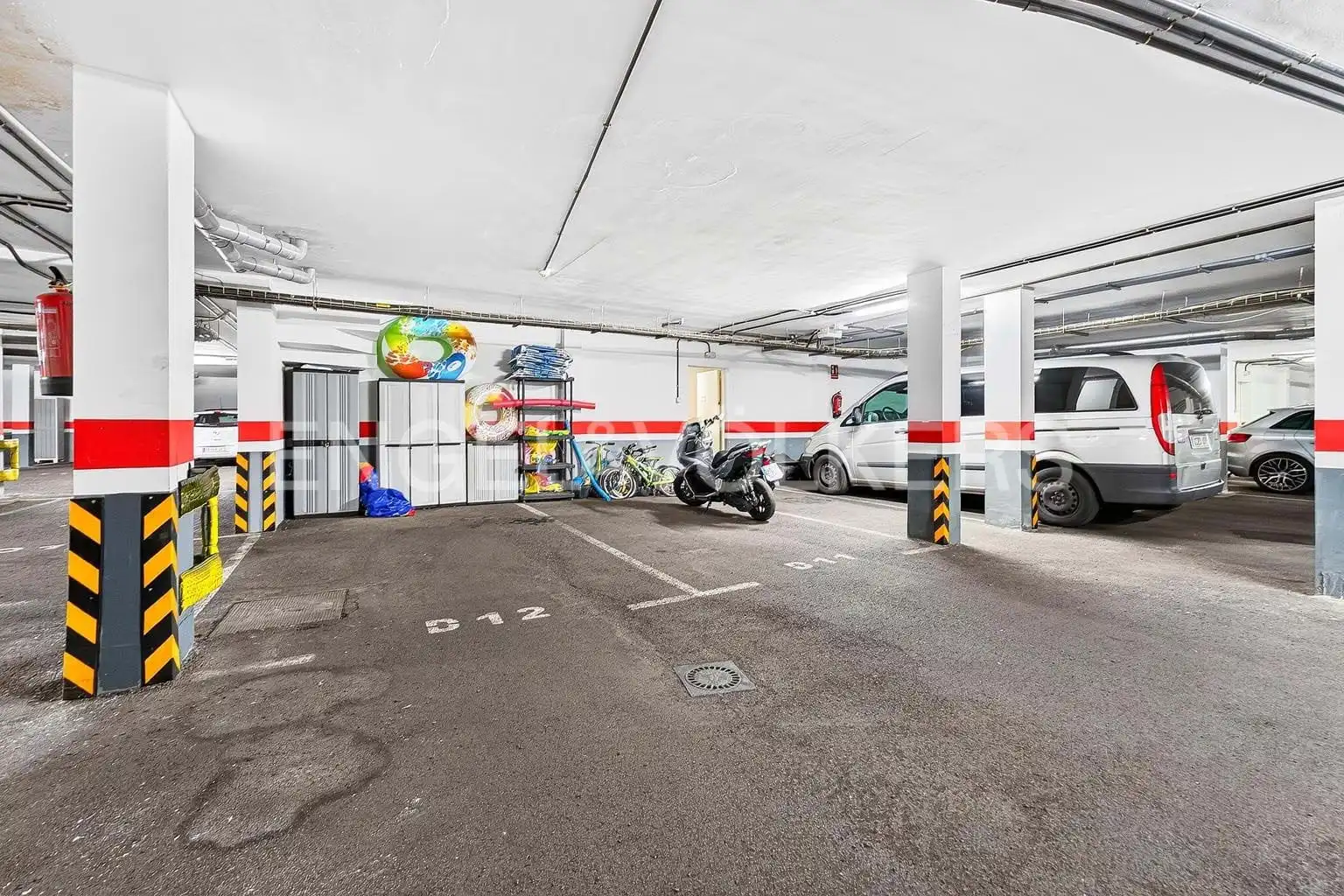 Parkplatz von Haus oder Chalet zum Verkauf in Arona mit Klimaanlage, Terrasse und Schwimmbad