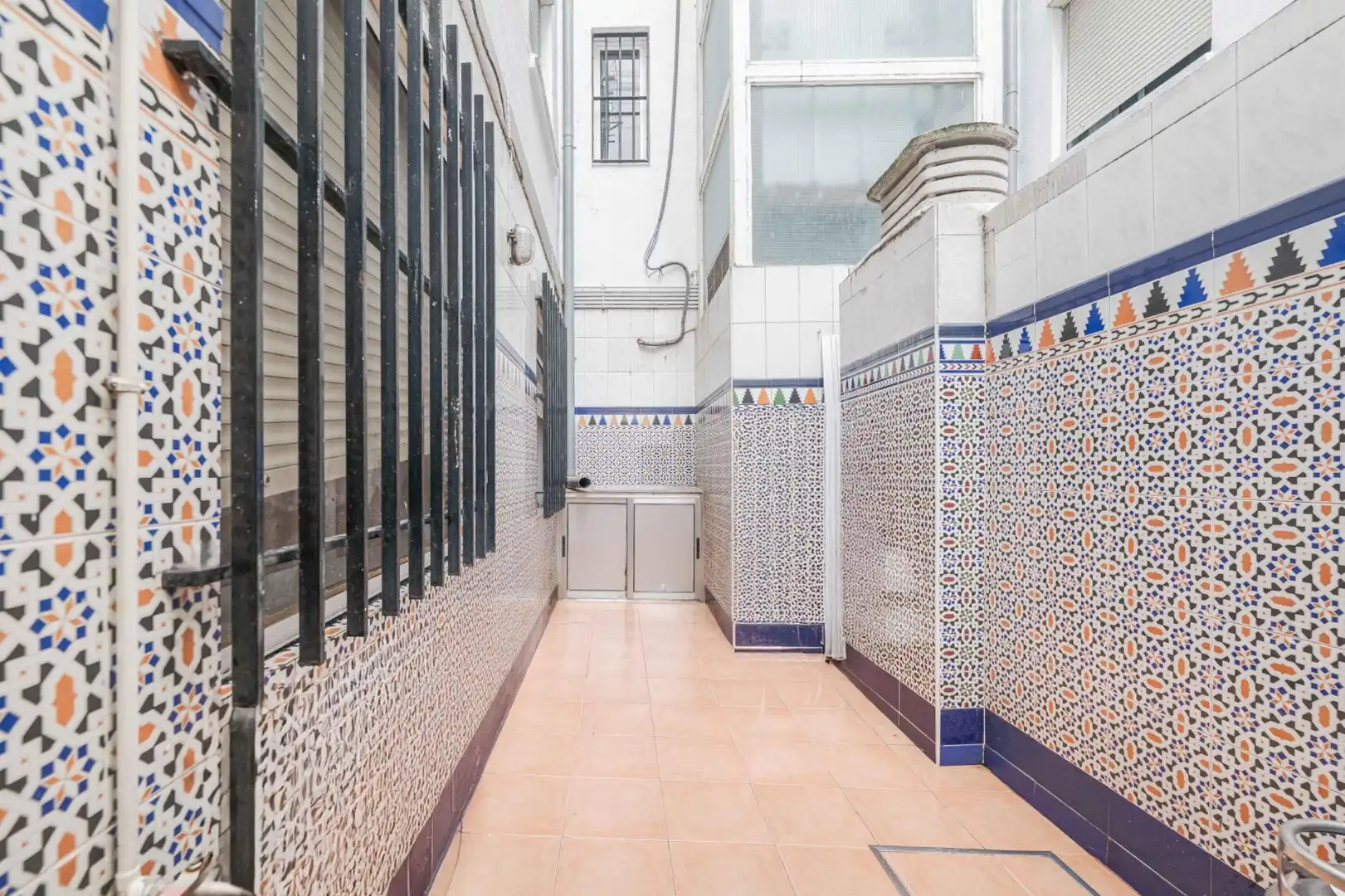 Flat for sale in Sevilla  with Air Conditioner