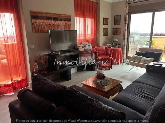 Wohnzimmer von Dachboden zum Verkauf in Torremolinos mit Heizung, Terrasse und Abstellraum
