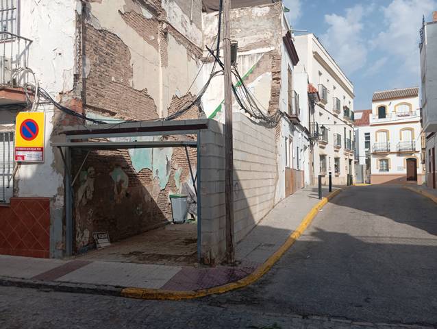 Terreno residencial en Venta en Calle Manuel Clavijo en La Algaba