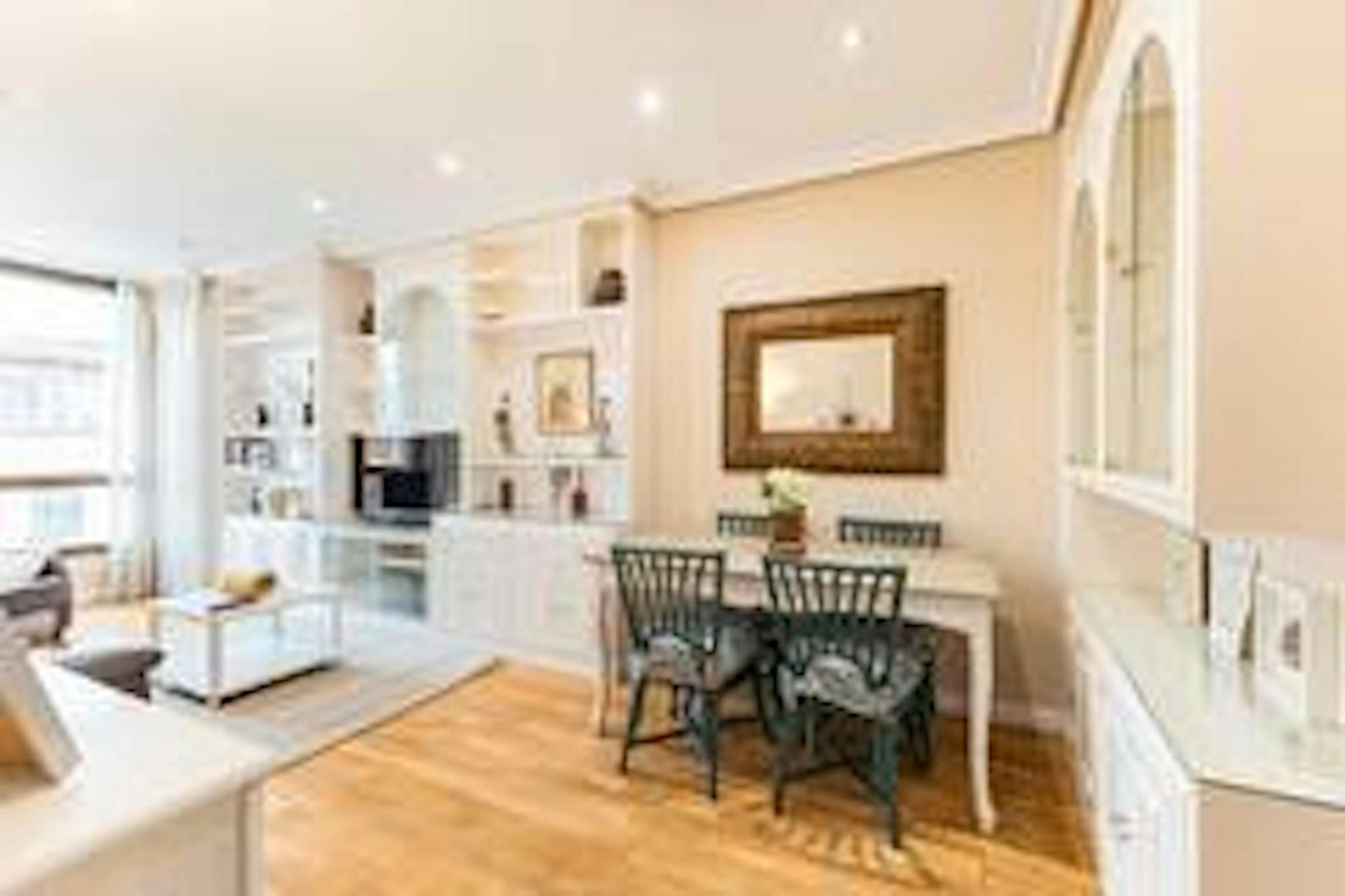 Dining room of Flat to rent in  Madrid Capital  with Air Conditioner, Heating and Furnished