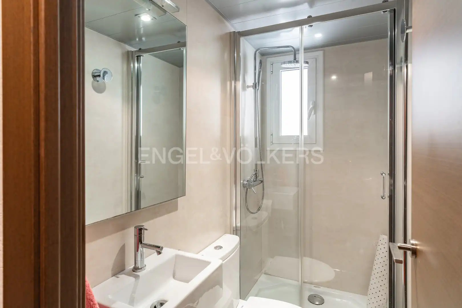 Bathroom of Flat for rent in Caldes d'Estrac  with Air Conditioner, Heating and Private garden