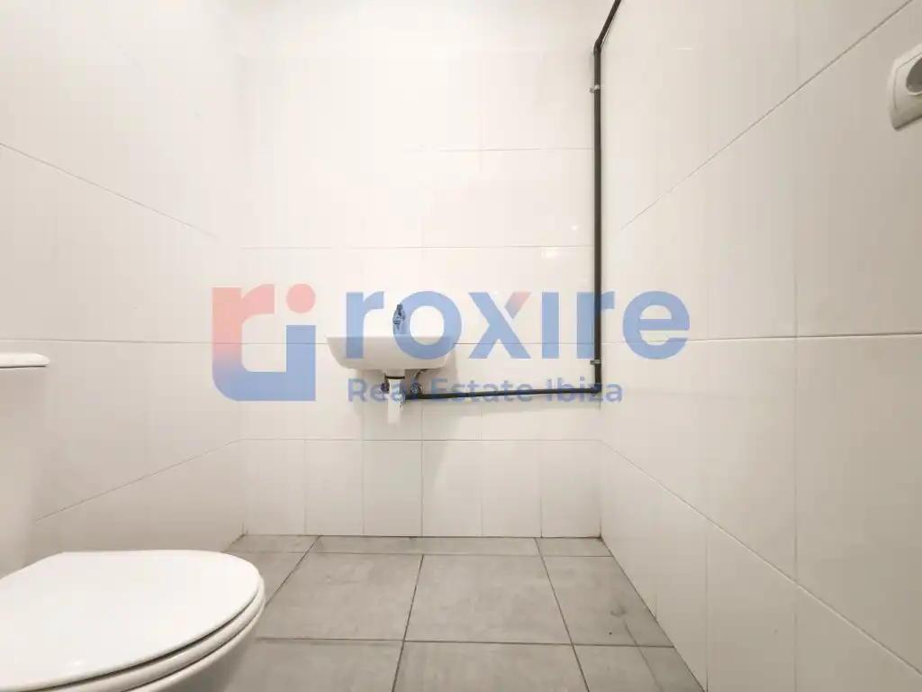 Badezimmer von Geschaftsraum zur Miete in Sant Antoni de Portmany