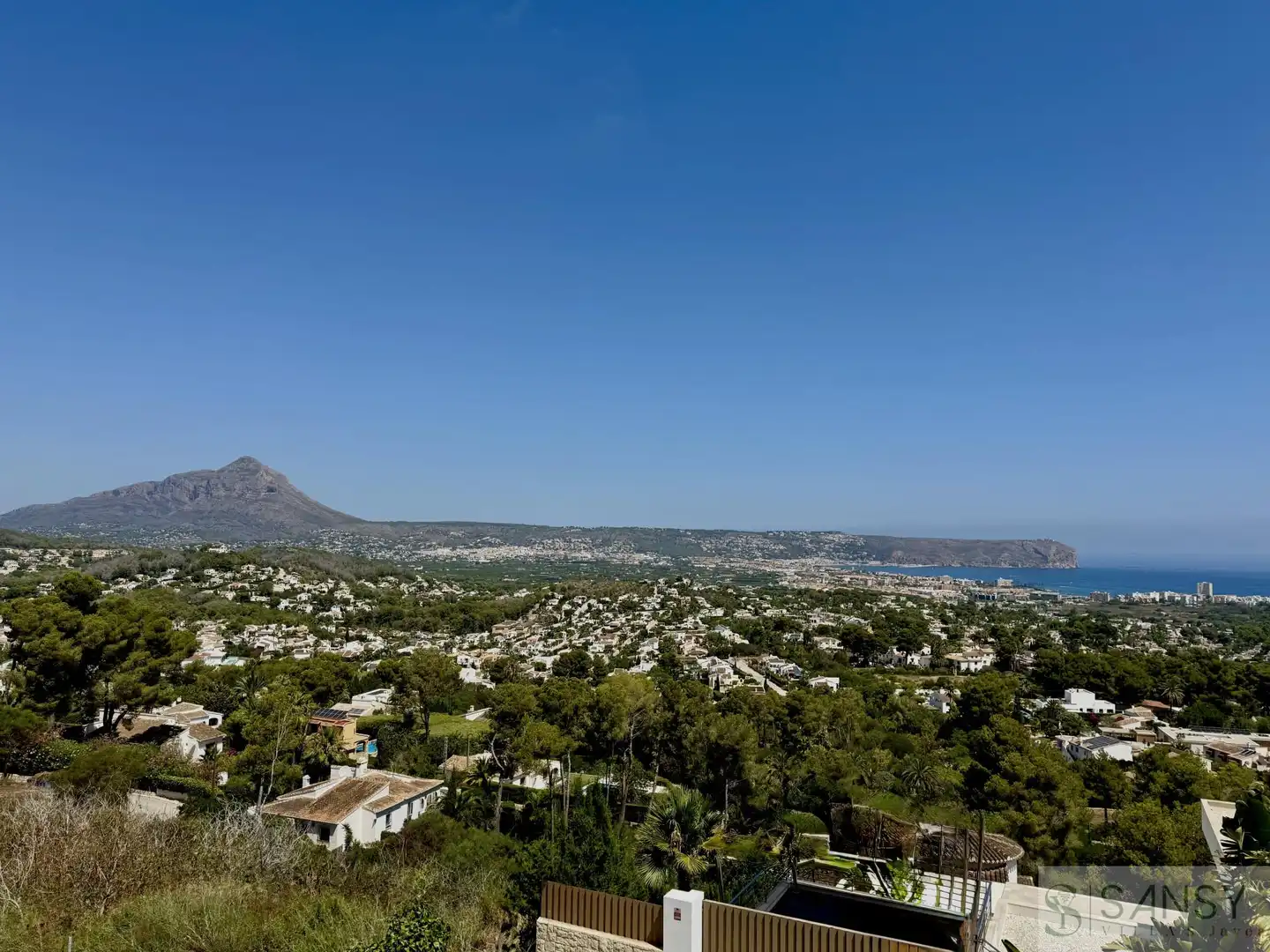 Vista exterior de Casa o chalet en venta en Jávea / Xàbia con Terraza y Piscina