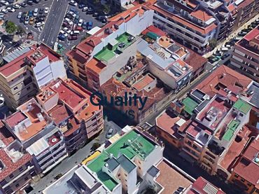 Casa a schiera con balcone in vendita a Calle de Zamora