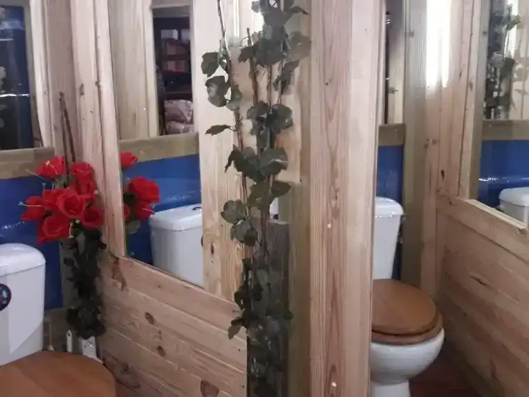 Baño de Ático para compartir en Valladolid con Aire acondicionado, Parquet y Piscina