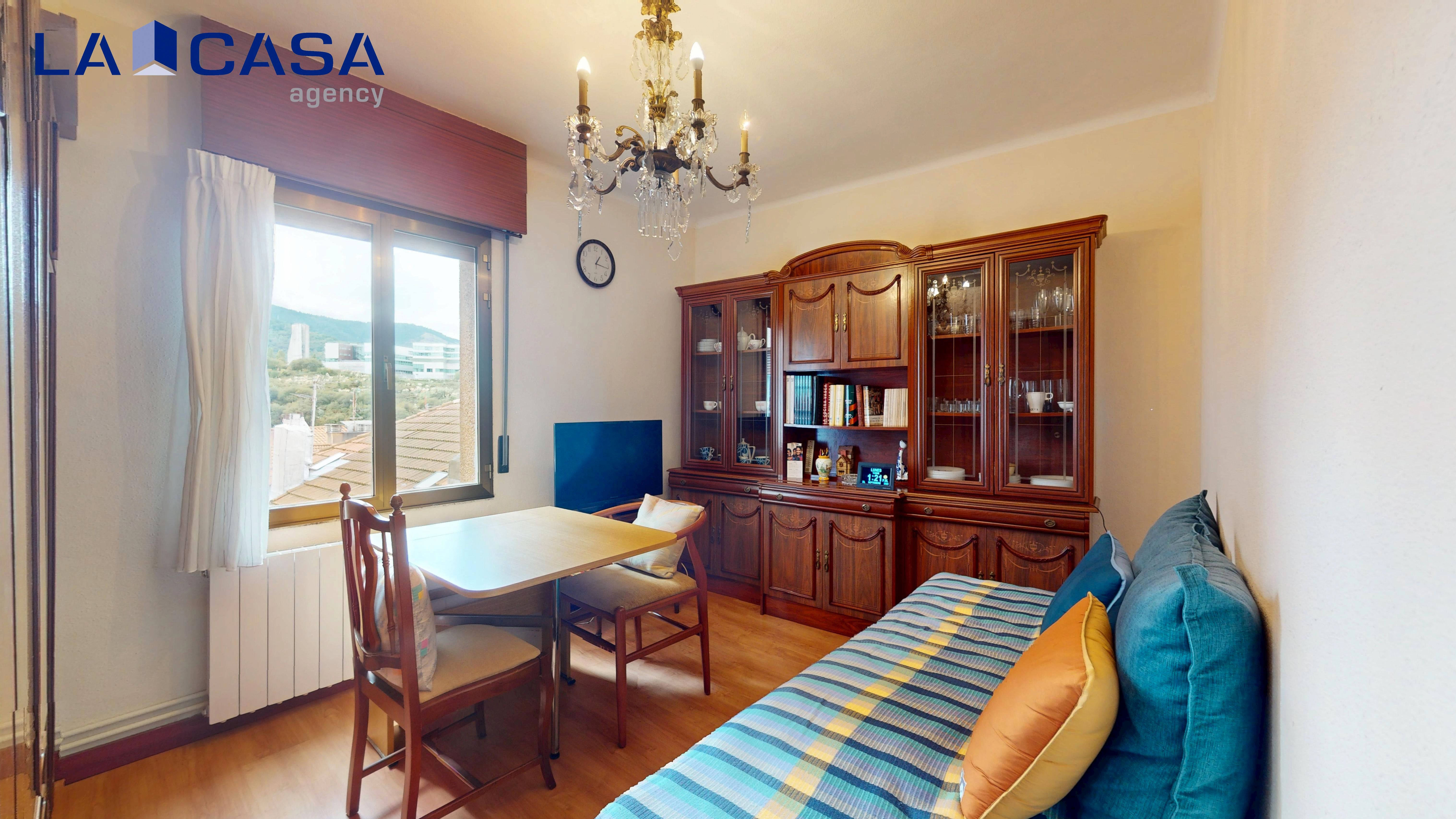 Flat for sale in Ollerías Altas Kalea, Atxuri