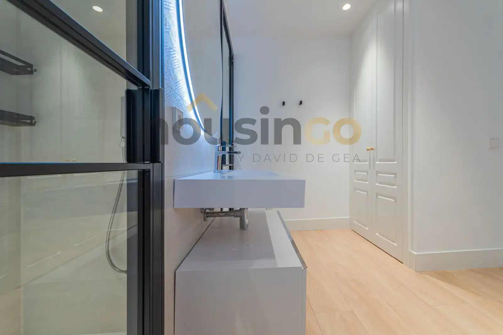 Baño de Piso de alquiler en Madrid con Aire acondicionado y Calefacción