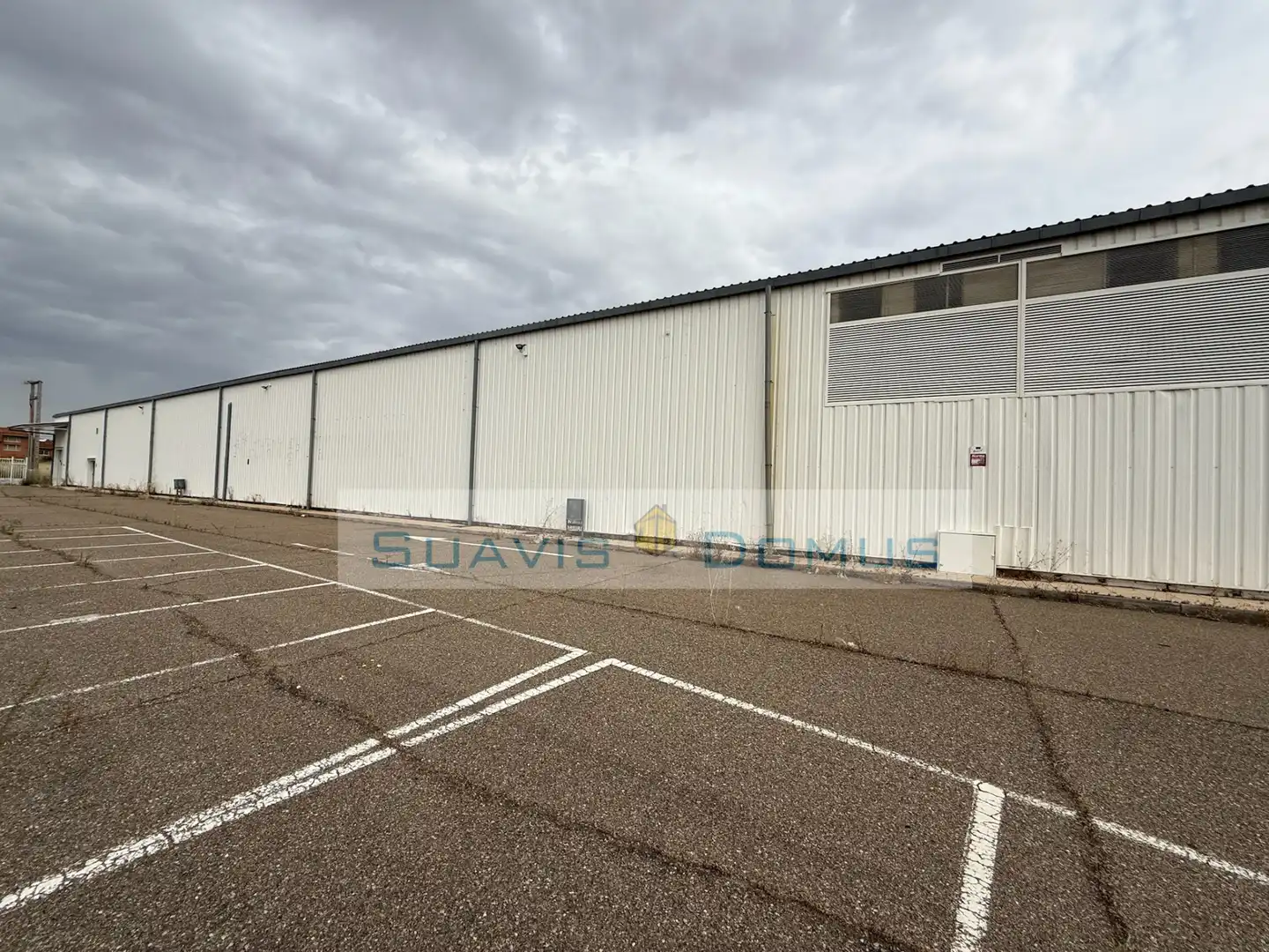 Vista exterior de Nave industrial en venta en Zamora Capital  con Calefacción