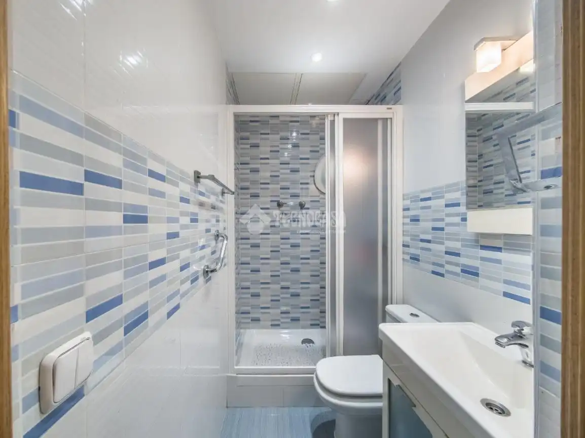 Baño de Piso en venta en Madrid con Aire acondicionado, Terraza y Balcón