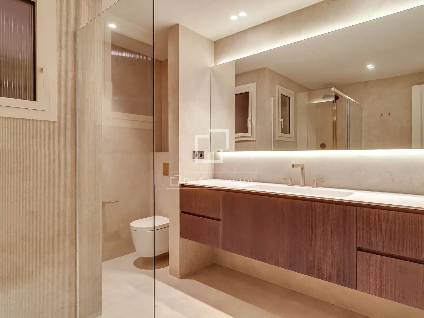 Baño de Ático en venta en Barcelona con Aire acondicionado, Calefacción y Terraza