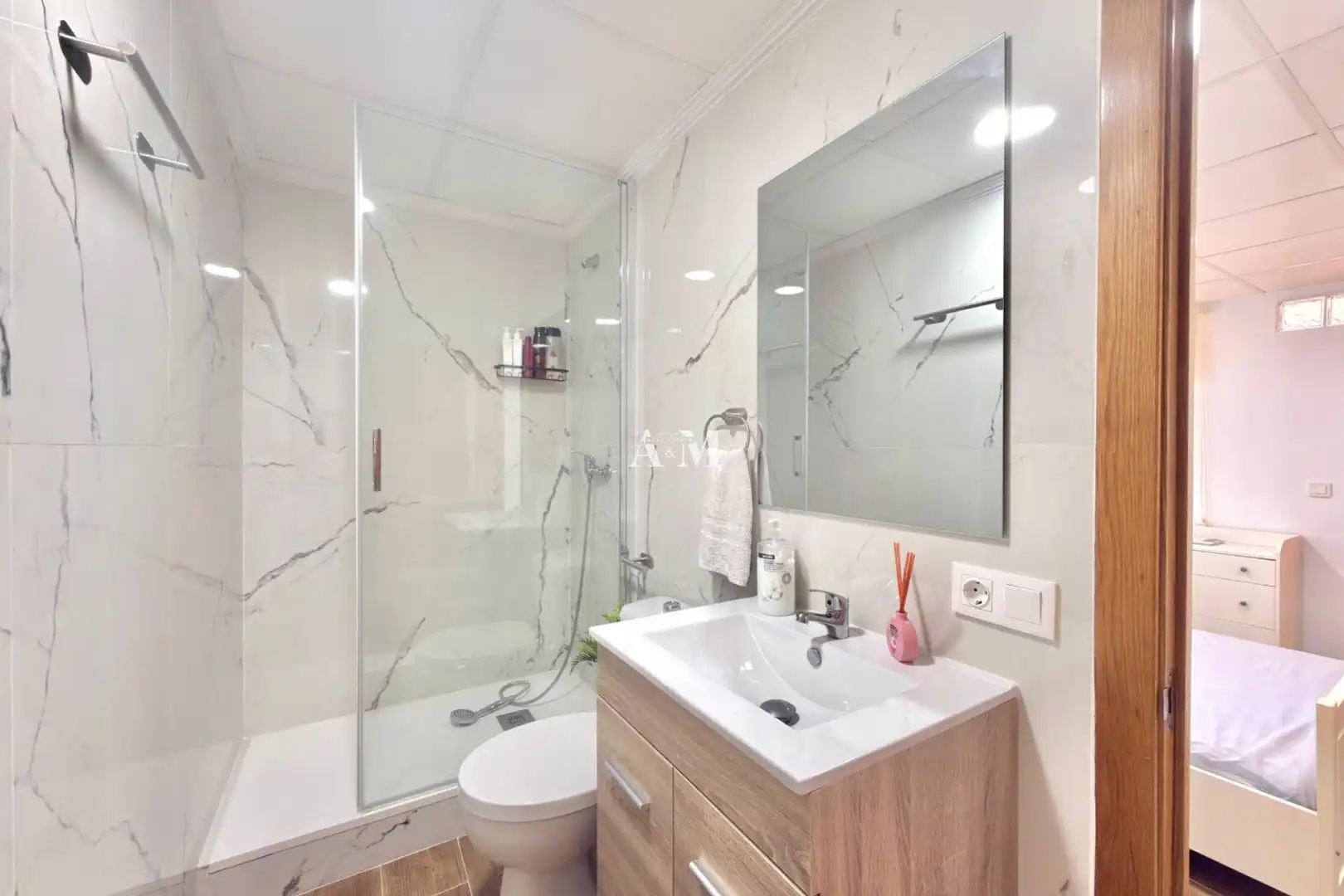 Badezimmer von Wohnung zur Miete in Guardamar del Segura mit Klimaanlage, Heizung und Terrasse