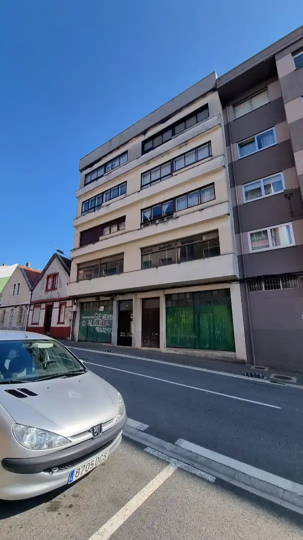 Local comercial en venta en Rúa Rosalía de Castro, imagen 3
