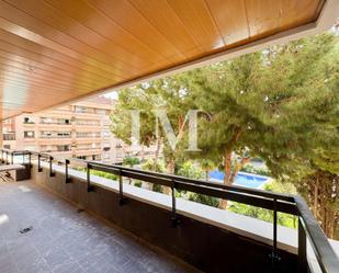 Exterior view of Apartment to rent in  Barcelona Capital  with Air Conditioner, Heating and Private garden