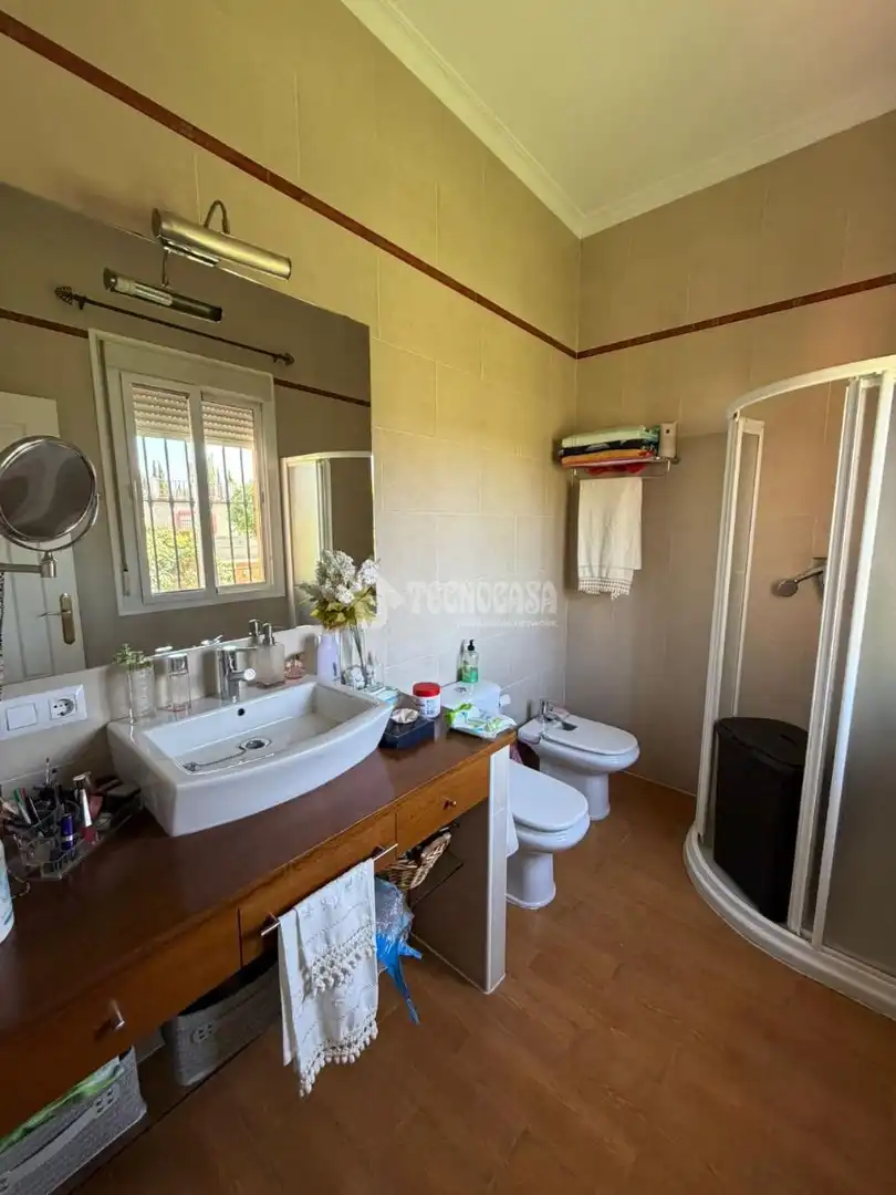 Bany de Casa o xalet en venda en Dos Hermanas amb Aire condicionat
