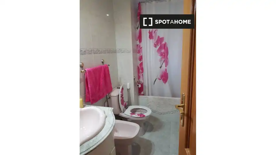 Room in Ciudad 70