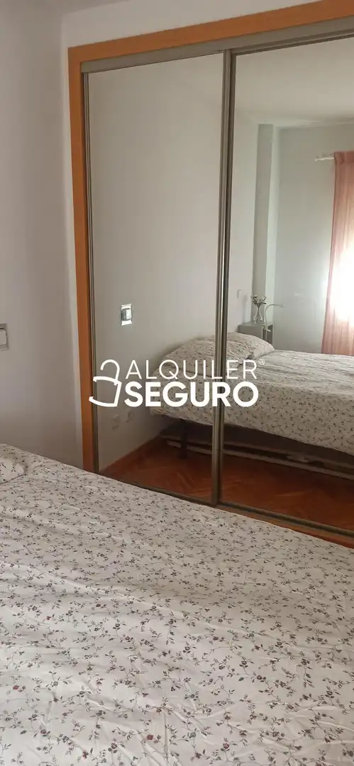 Bedroom of Flat for rent in Madrid  with Heating