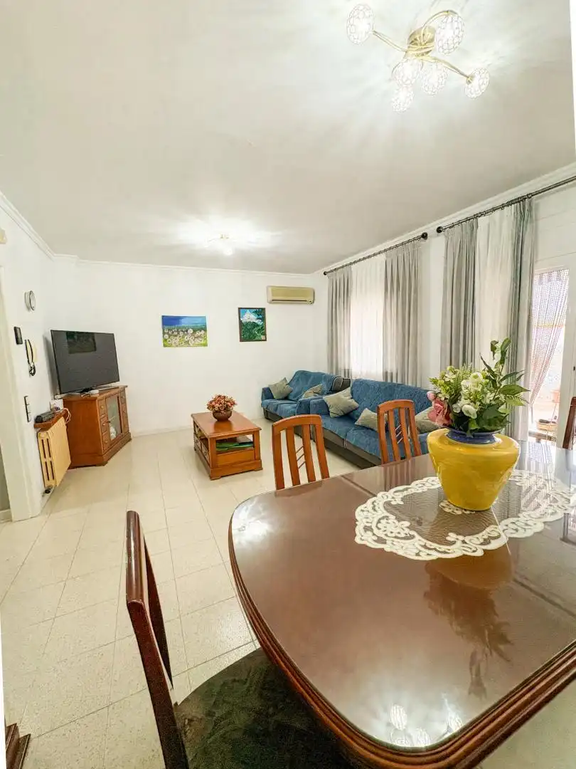 Sala de estar de Casa adosada en venta en Castellar del Vallès con Aire acondicionado, Calefacción y Terraza