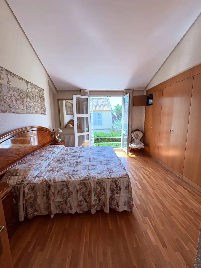 Habitación de Casa adosada en venta en Rocafort con Aire acondicionado, Calefacción y Jardín privado