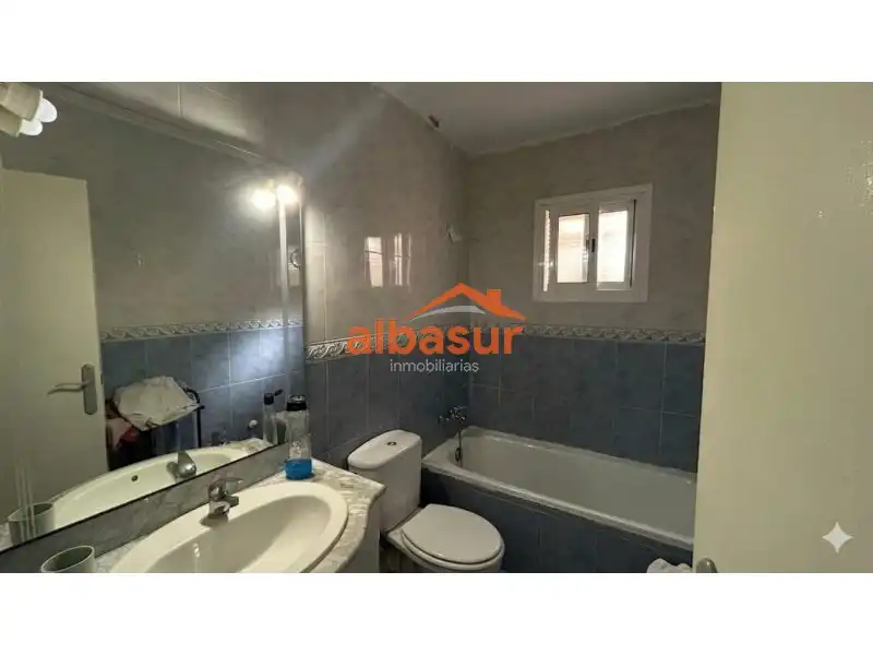 Bany de Pis en venda en Córdoba amb Aire condicionat
