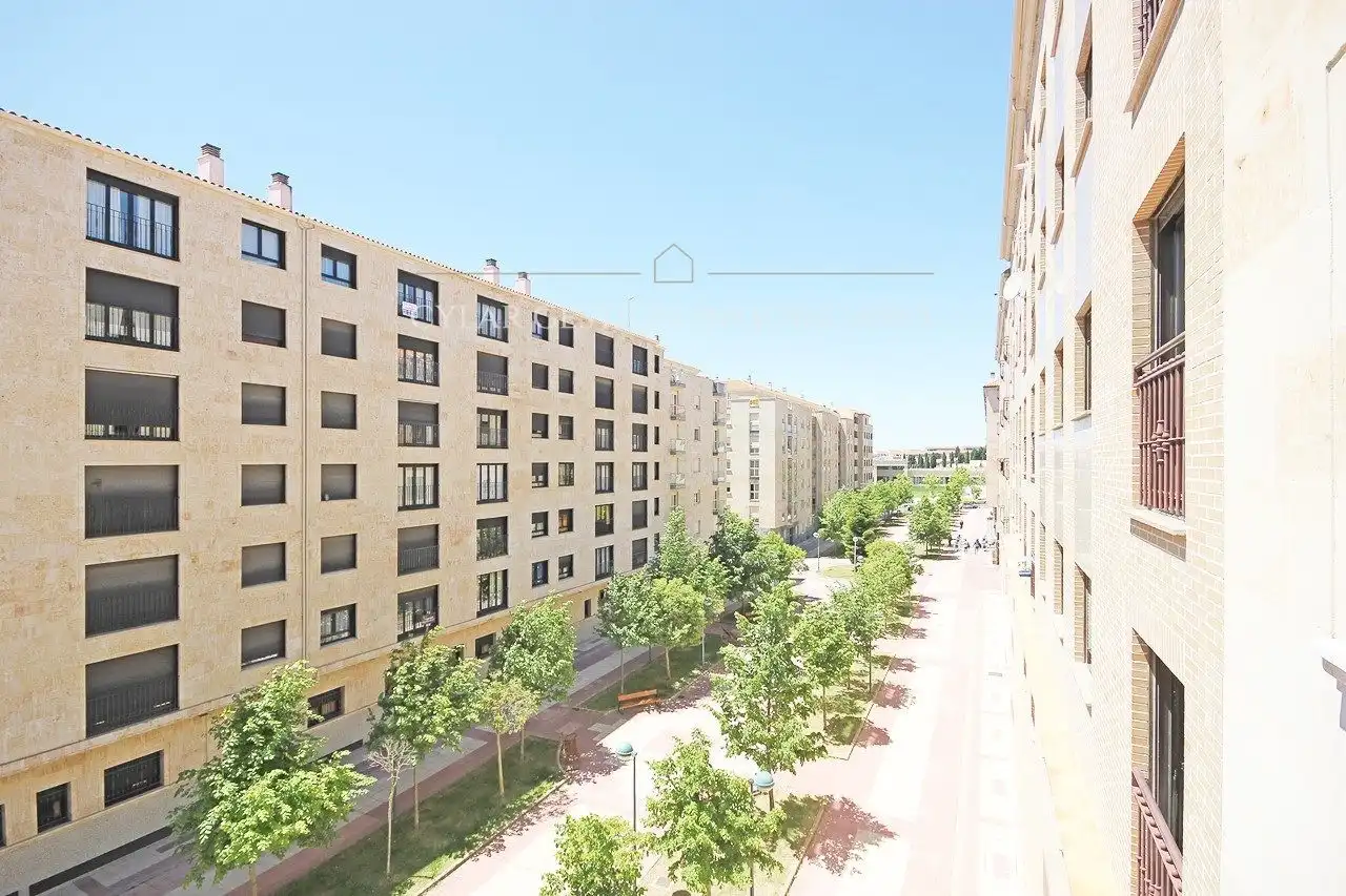 Flat for rent in Poeta Jesús Rasueros, Pizarrales