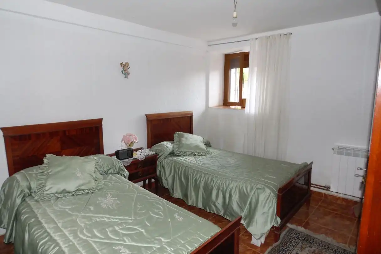 Bedroom of Houses for sale in Junta de Traslaloma  with Heating, Private garden and Storage room