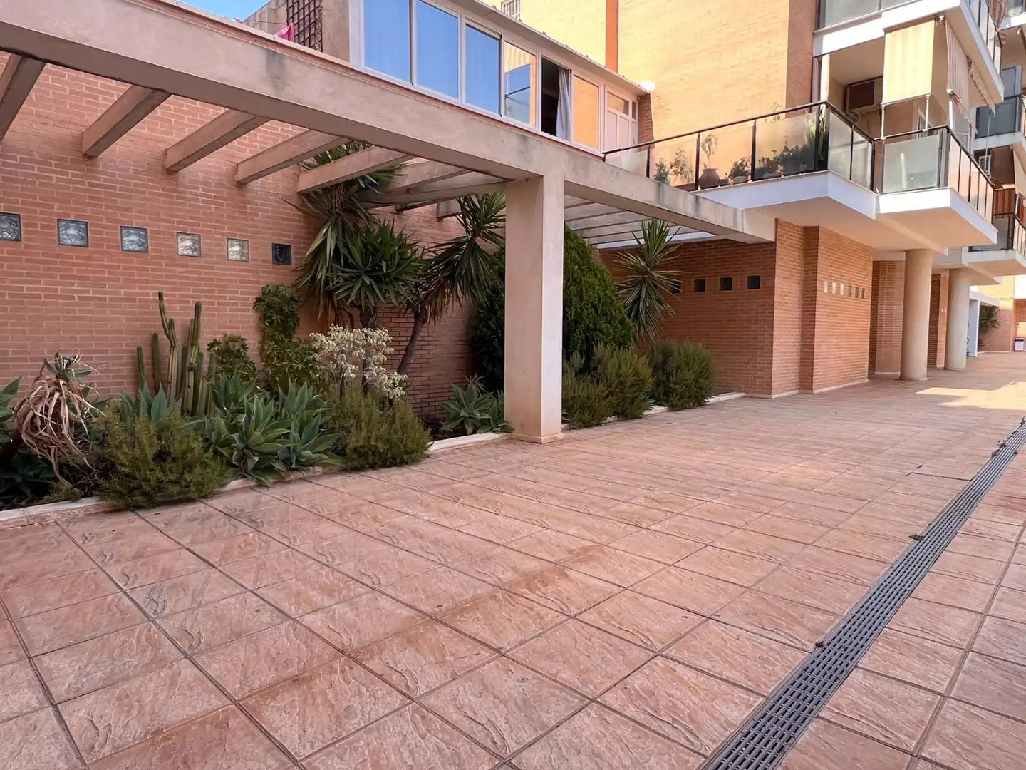 Terrassa de Pis de lloguer en Elche / Elx amb Moblat, Balcó i Piscina comunitària