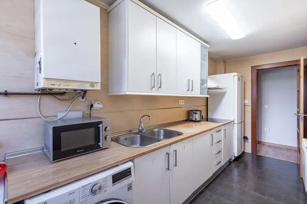 Kitchen of Flat for sale in Granada  with Air Conditioner, Heating and Private garden