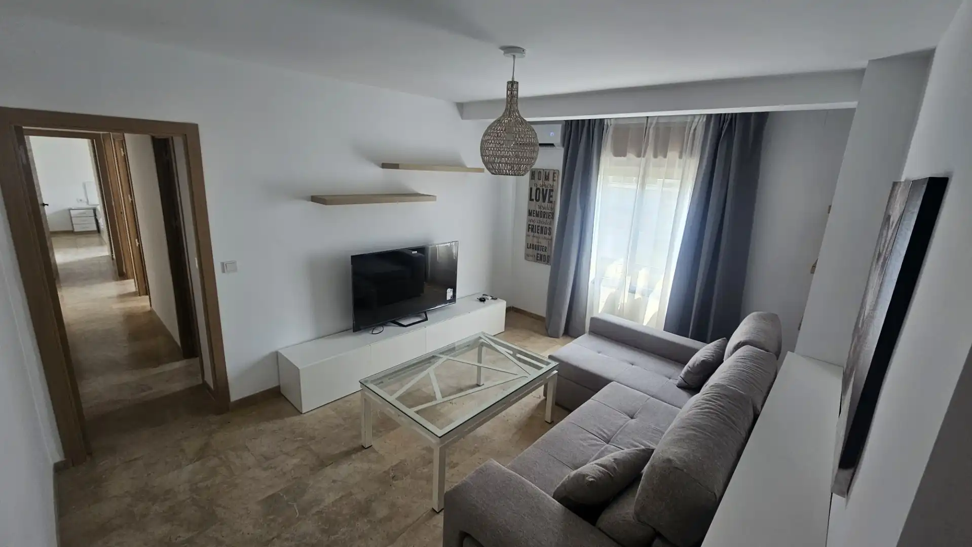 Wohnzimmer von Wohnung zur Miete in Córdoba mit Klimaanlage, Privatgarten und Möbliert