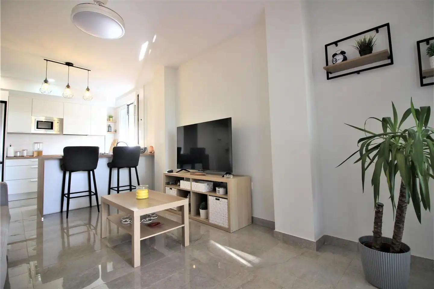 Living room of Flat for rent in Roquetas de Mar  with Terrace, Furnished and Community pool