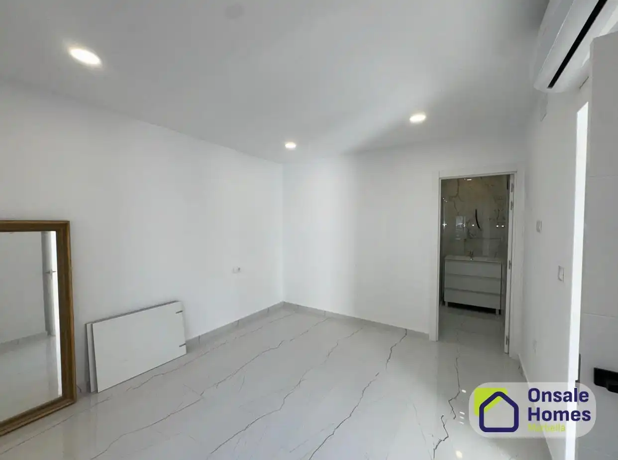 Apartamento en venta en Alhaurín El Grande con Aire acondicionado, Jardín privado y Terraza