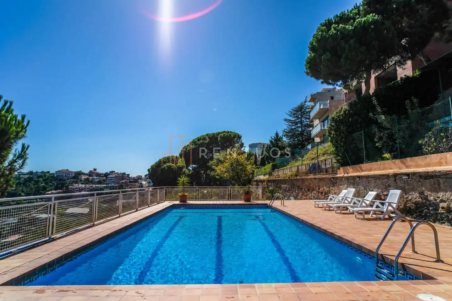 Casa con piscina en venta en Carrer de les Alberes, imagen 2