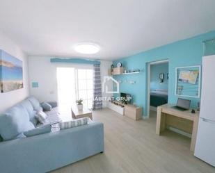 Sala d'estar de Estudi en venda en Es Mercadal amb Terrassa i Piscina comunitària