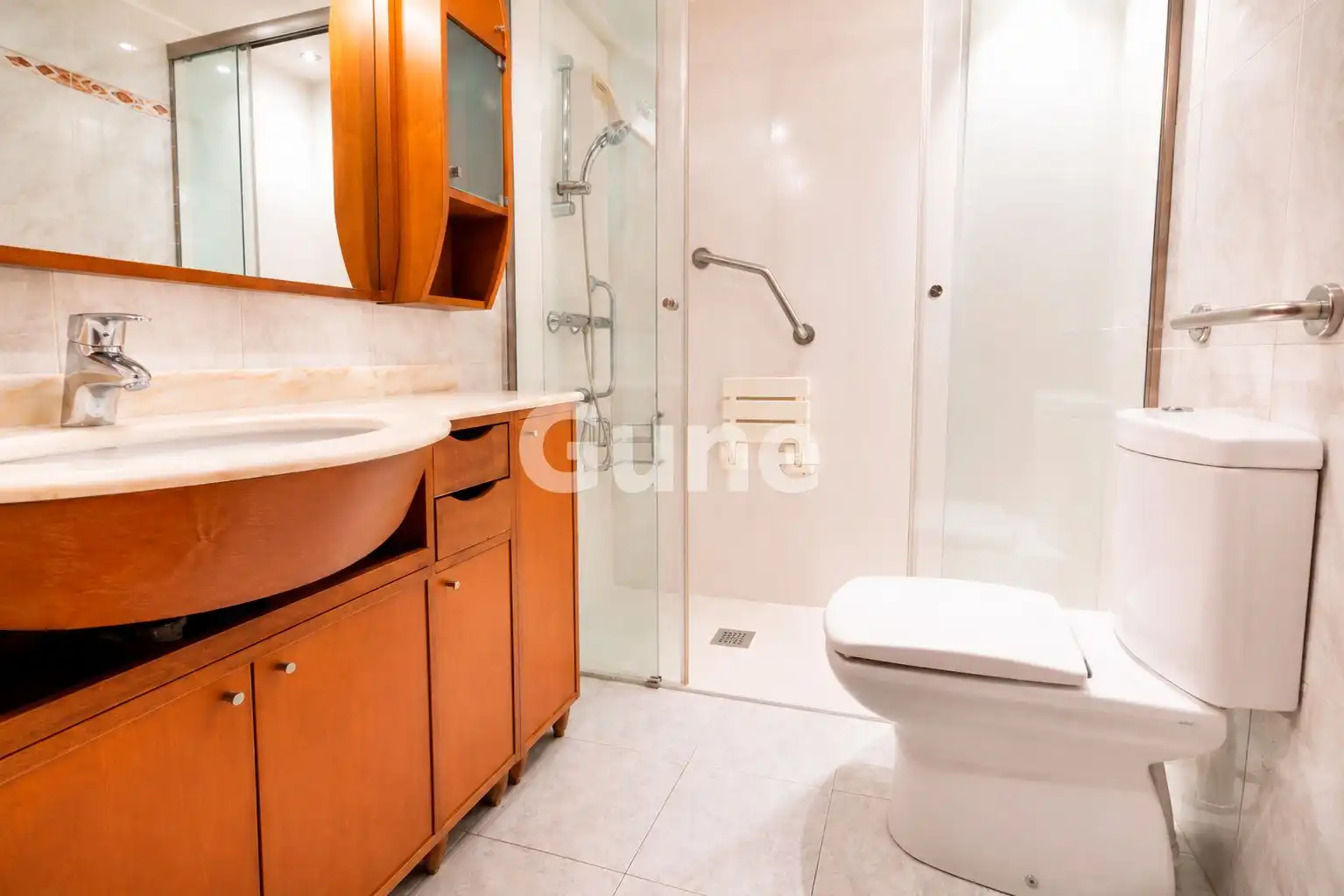 Baño de Piso en venta en Zumarraga con Calefacción y Terraza