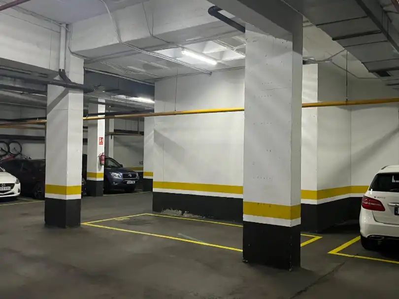 Parking of Garage for rent in Madrid