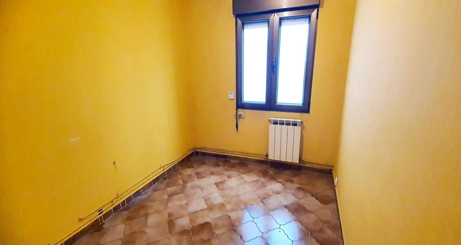 Habitación de Piso en venta en Oviedo  con Calefacción y Trastero
