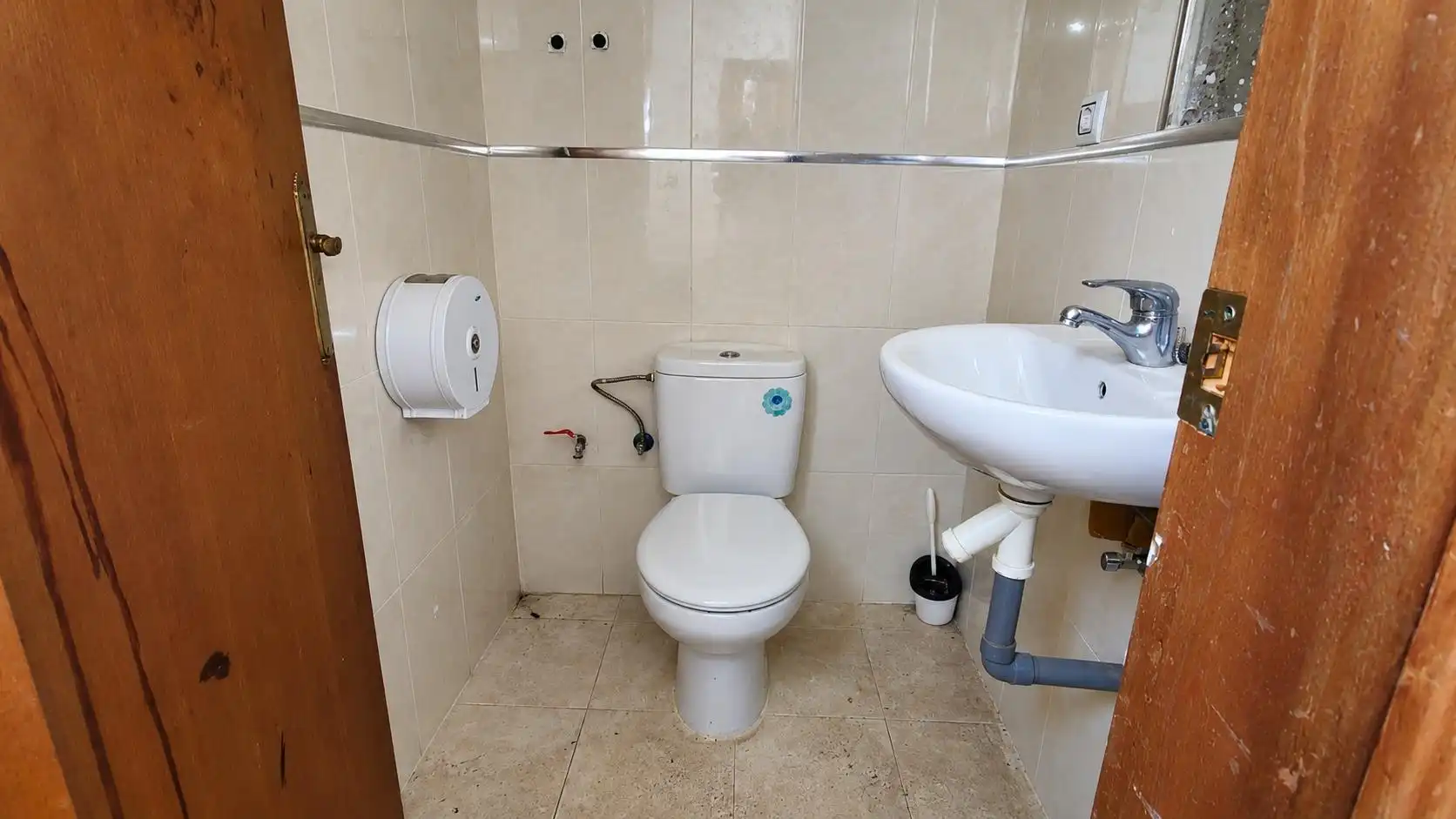 Baño de Local en venta en Vegas del Genil