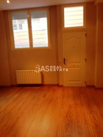 Estudio en Venta en Calle Sierra de Cazalla en Numancia