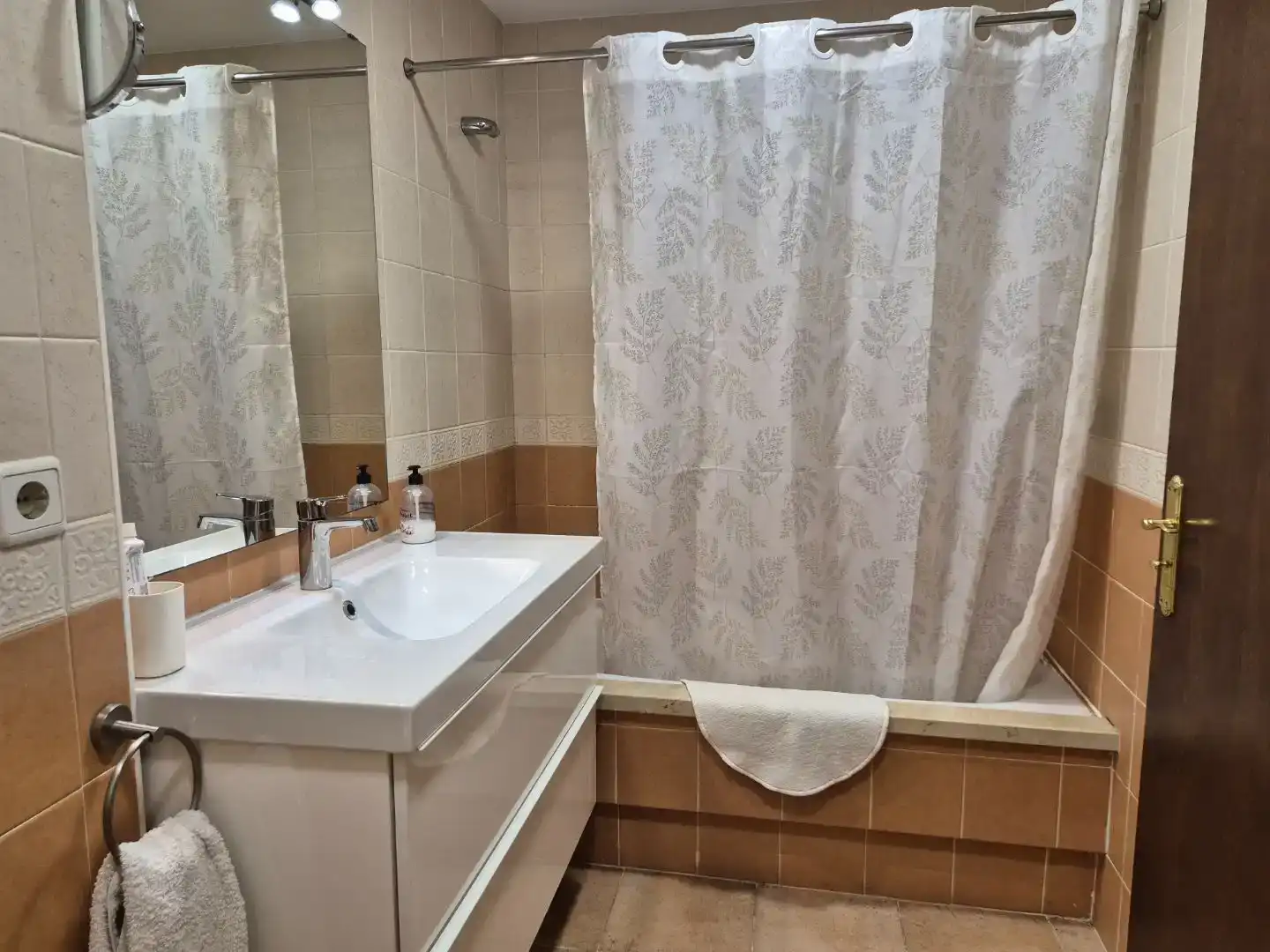 Bathroom of Ground floor for sale in Ayamonte  with Private garden and Swimming Pool